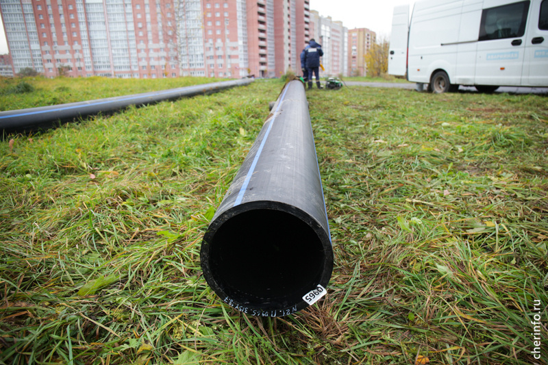    Новые сети до конца года проложат в 117-м, 126-м и 130-м микрорайонах. Работы проводят сотрудники "Водоканала" по инвестиционной программе предприятия.