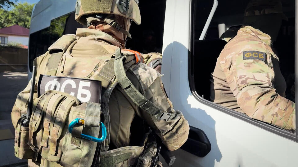     В Крыму предотвращен теракт против высокопоставленного сотрудника МВД ИЗВЕСТИЯ/ЦОС ФСБ РФ