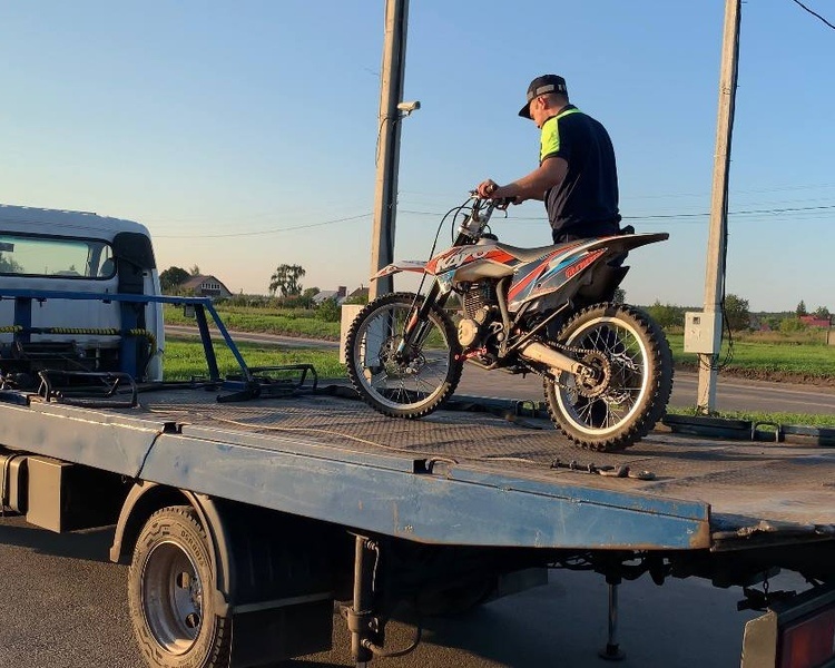     Теперь в Курске родителей могут посадить за мотоцикл в руках ребёнка