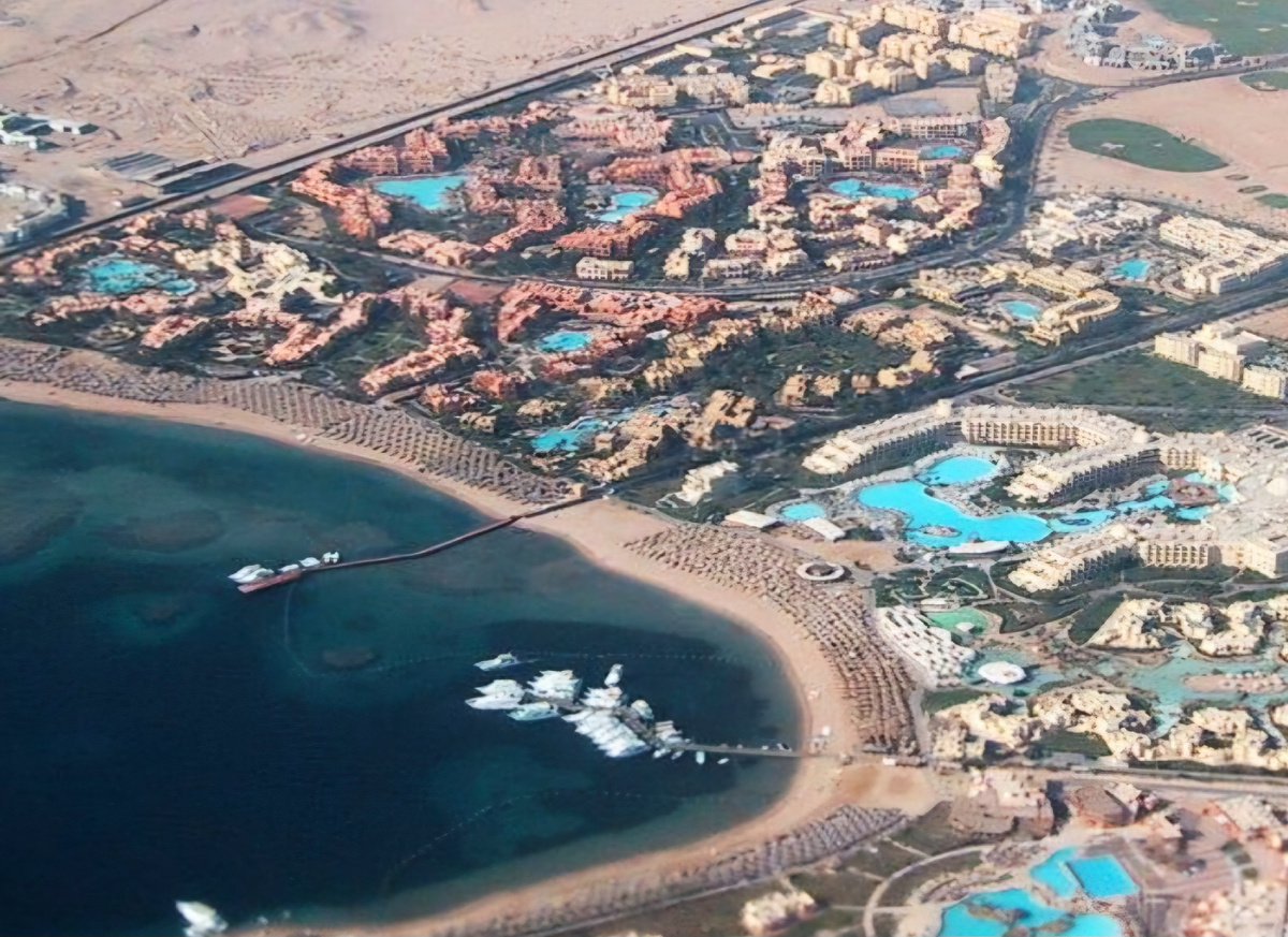  Вид сверху на залив Макади Бэй, Египет