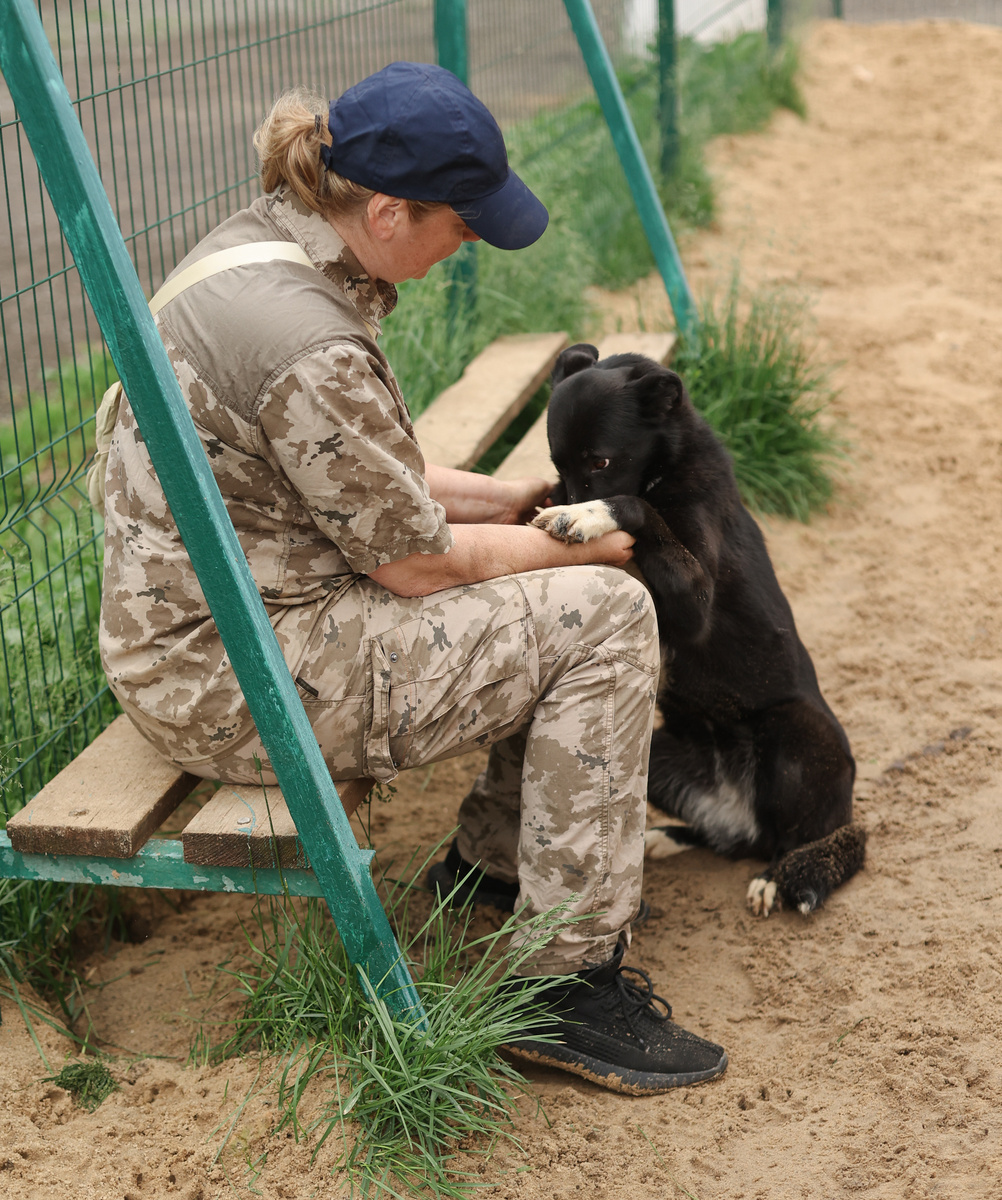 Наташка. Когда ты уже дом купишь и нас всех заберешь? Не идет никто за мной...