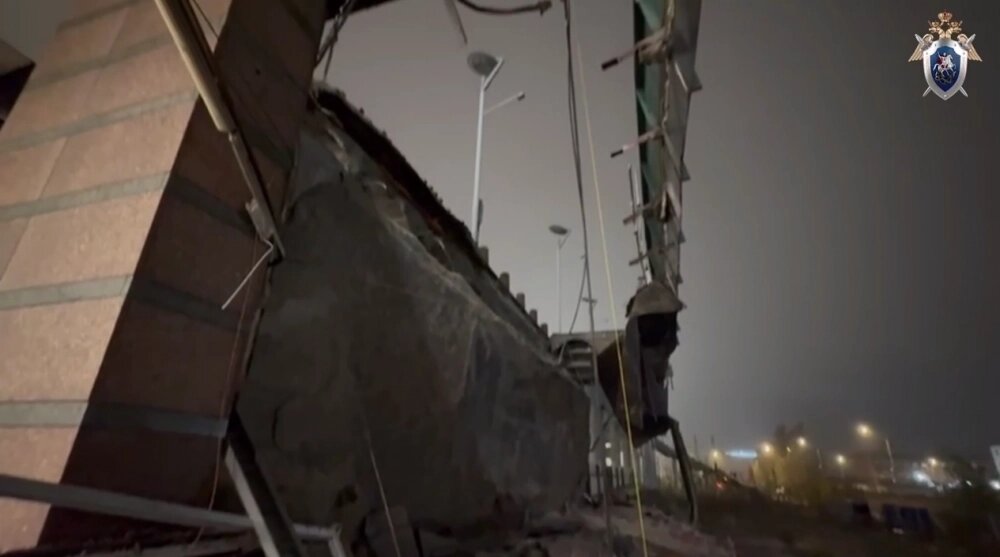    Сразу после обрушения. Фото: Западное межрегиональное следственное управление на транспорте СК России/ скриншот видео.