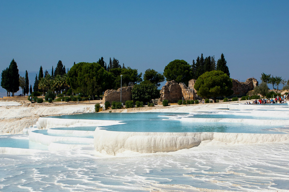 Температура воды в некоторых термах доходит до 100 градусов. Фото: Hamza Şamil Yavuz / Unsplash