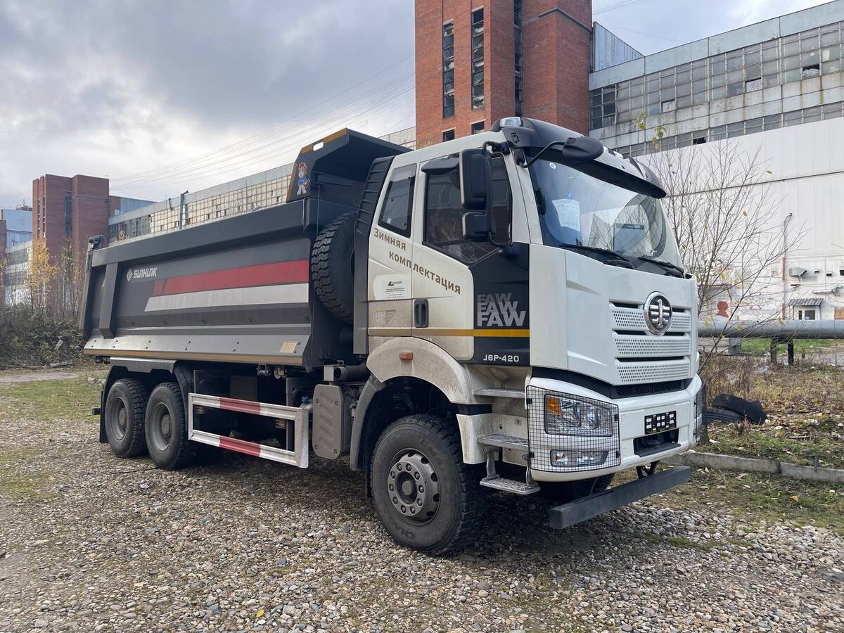 Общий вид грузовика FAW J6 после работ