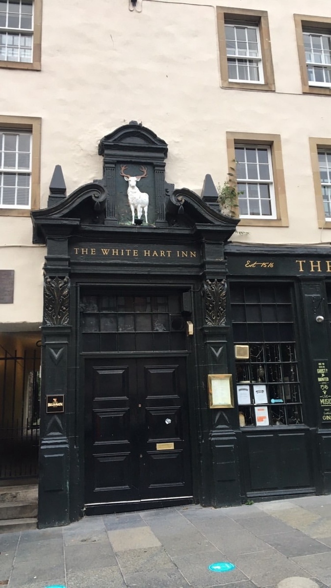 Отель “Белый олень»