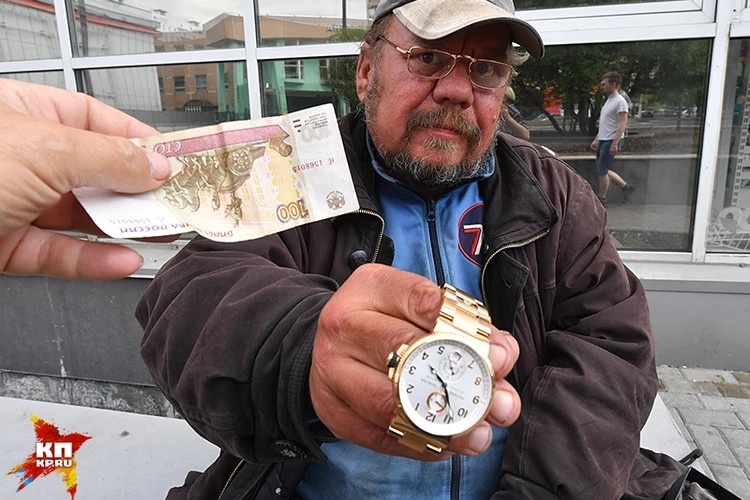 Казанцев, только что ставший миллионером, попросил у нас 100 рублей. Фото: Владимир ВЕЛЕНГУРИН