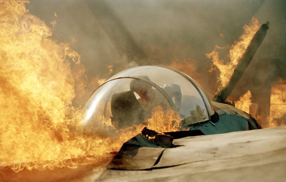 Авиакатастрофа - момент, когда мечта сталкивается с риском, а характер проходит испытание, (источник: kinopoisk.ru)