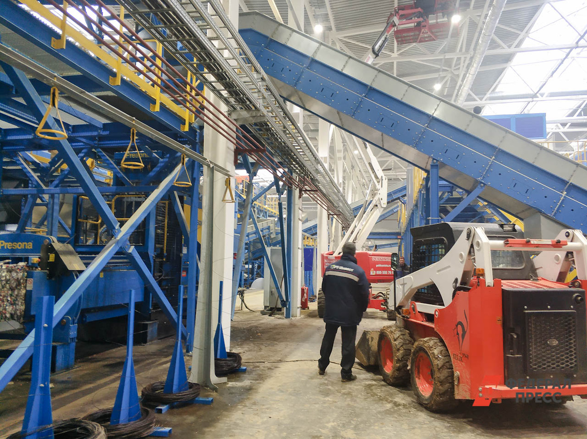 В Петербурге готовятся внедрить новую систему управления отходами с 1 января 2026 года.  Фото: Фото: ФедералПресс / Юлия Иванцова