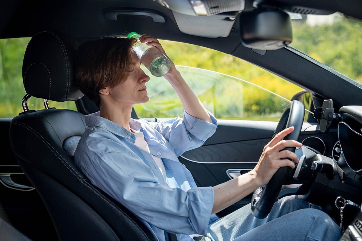 Неисправный кондиционер — это жара в автомобиле, неприятный запах и, возможно, дорогостоящий ремонт. Источник: DimaBerlin / Shutterstock / FOTODOM📷
