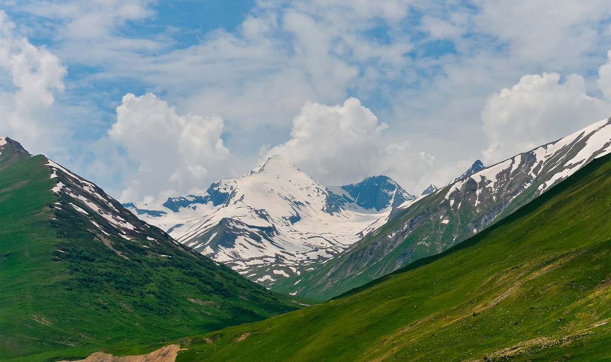 Мамисон ещё достраивается, но покататься в сезоне-2025/2026 уже получится.Фото: Farnlight / Shutterstock.com