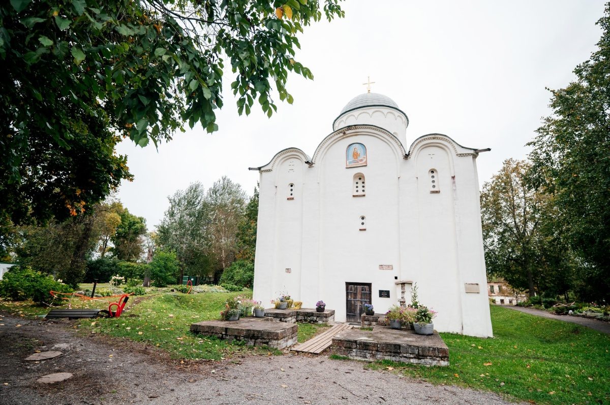   Староладожский Свято-Успенский девичий монастырь – самая древняя действующая женская обитель на северо-западе России
