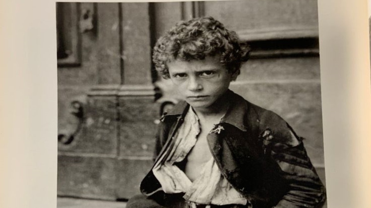 Часто, вспоминая те годы, я сам удивлялся: как я выдержал такую бедность и голод? Я едва мог стоять, а желудок постоянно болел.