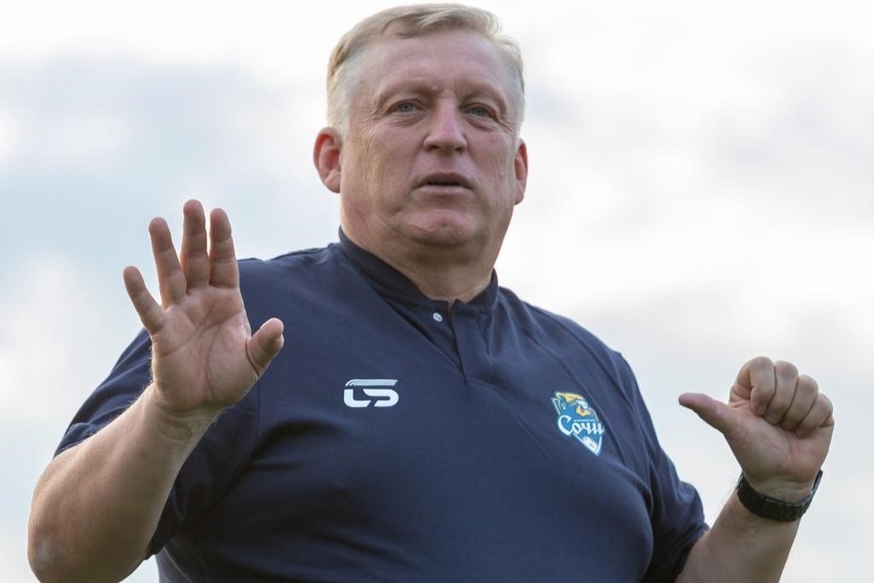    Тренер "Сочи" Игорь Осинькин. Фото: пресс-служба ФК "Сочи"