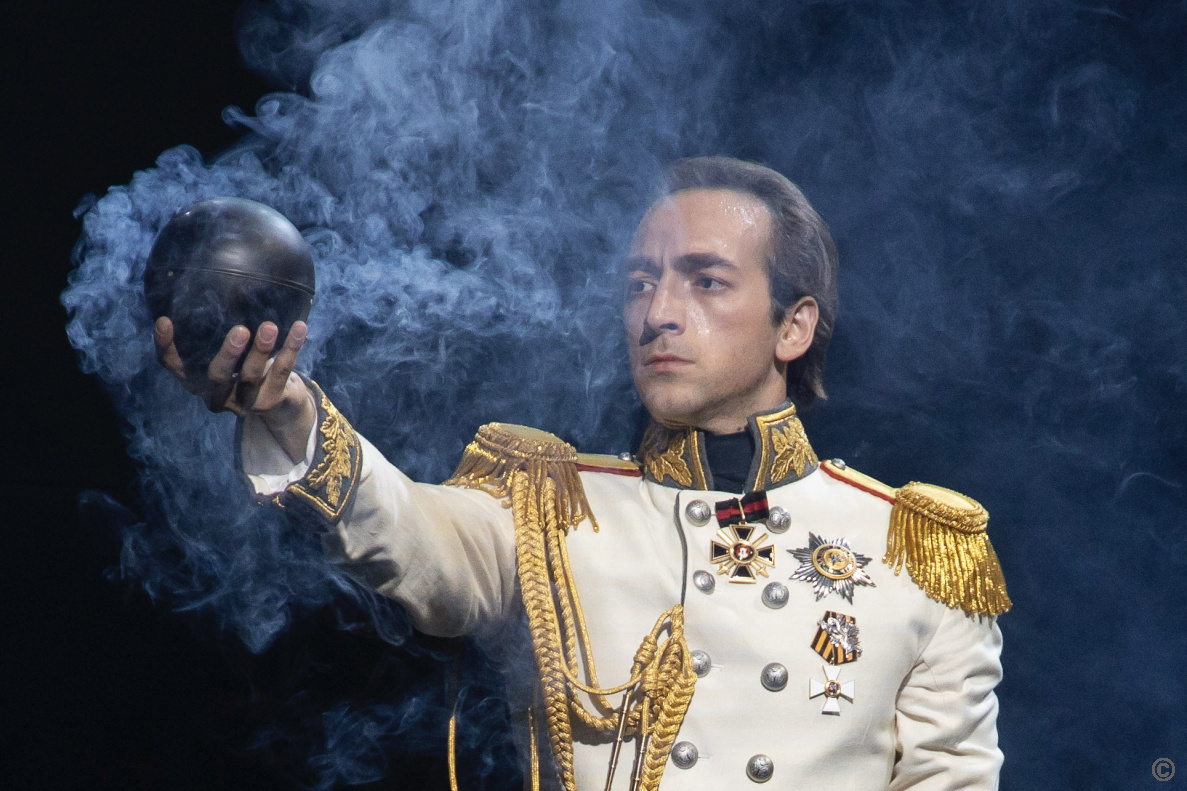 Ян Гахарманов в роли князя Андрея. Фото- Яндекс-картинки