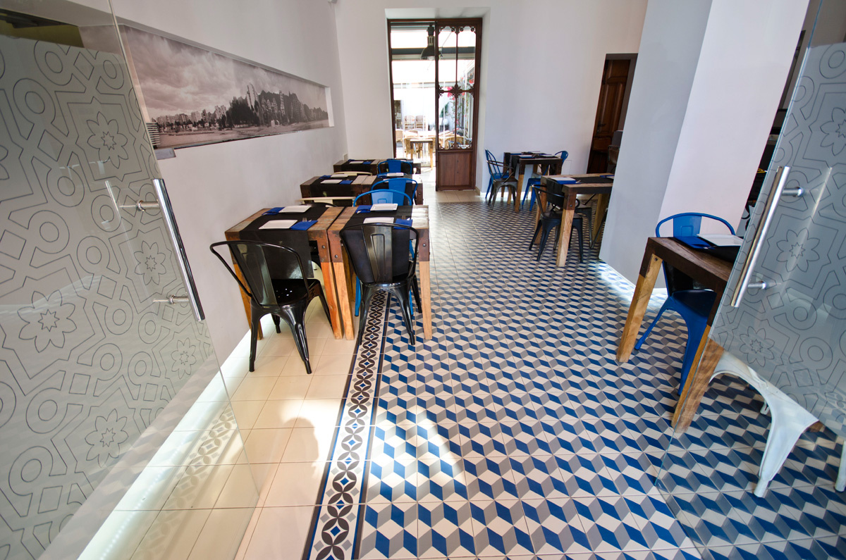 Керамогранит Vives в ресторане La Coma Corner