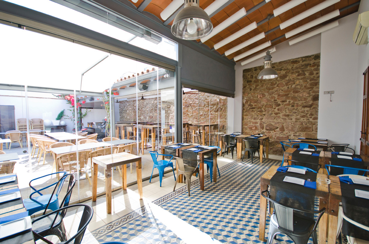 Керамогранит Vives в ресторане La Coma Corner