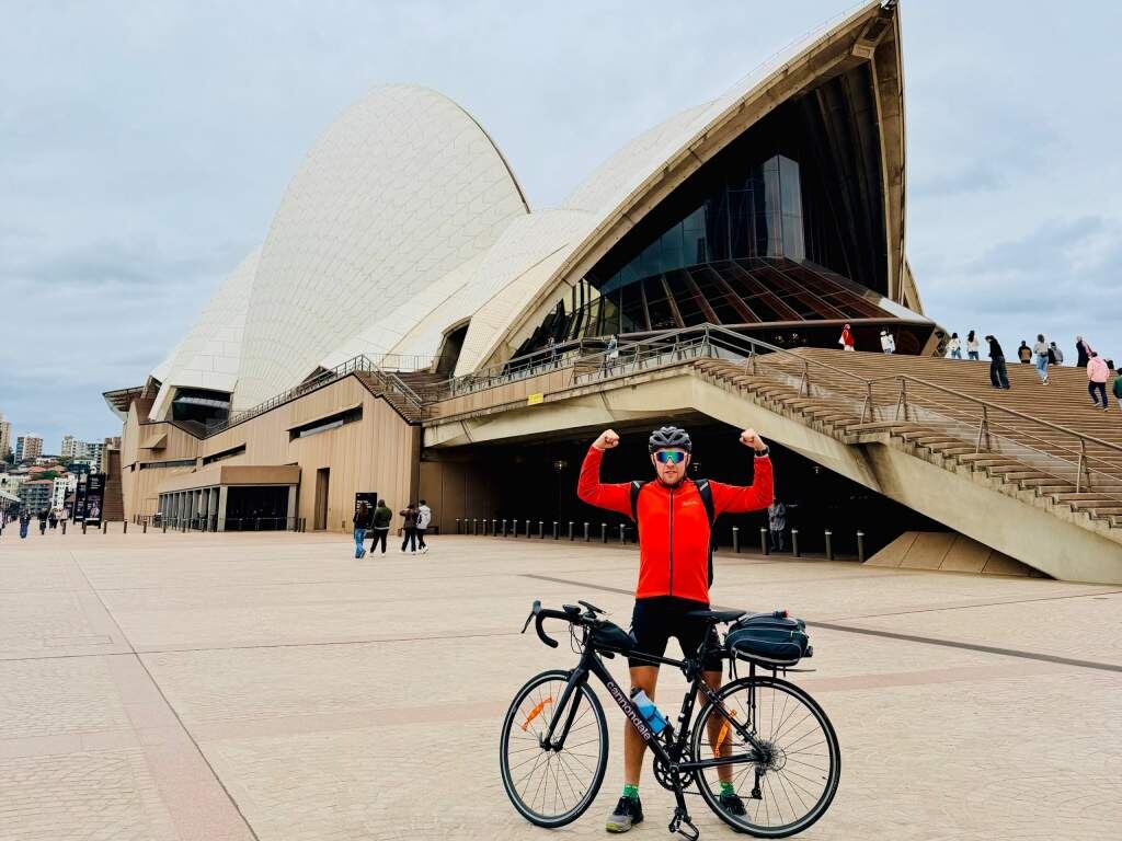    Фото со траницы Михаила Алистера