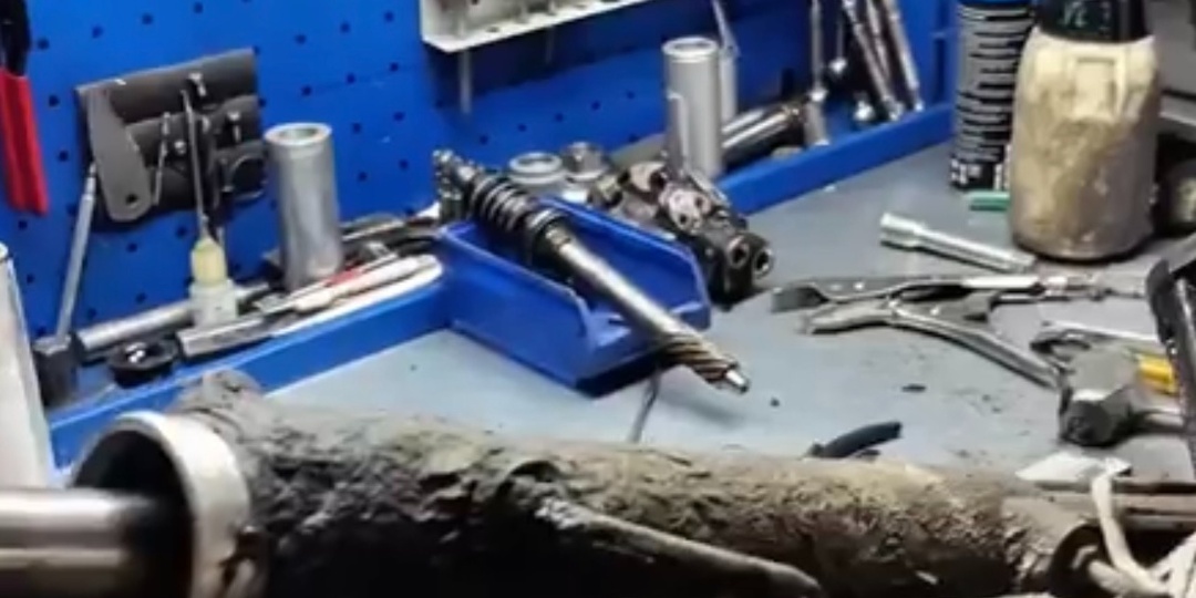 Восстановление рулевой рейки BMW X6: профессиональный подход к сложному агрегату