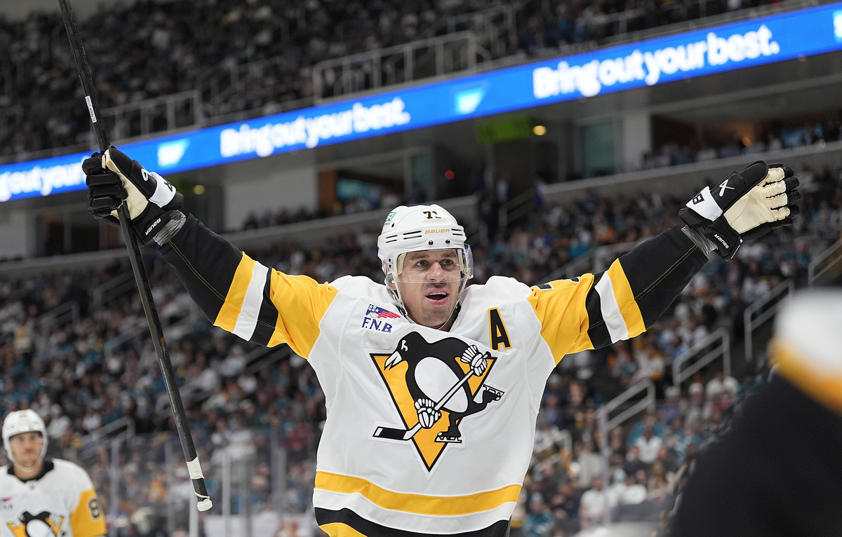    Нападающий "Питтсбурга" Евгений Малкин  Thearon W. Henderson/Getty Images