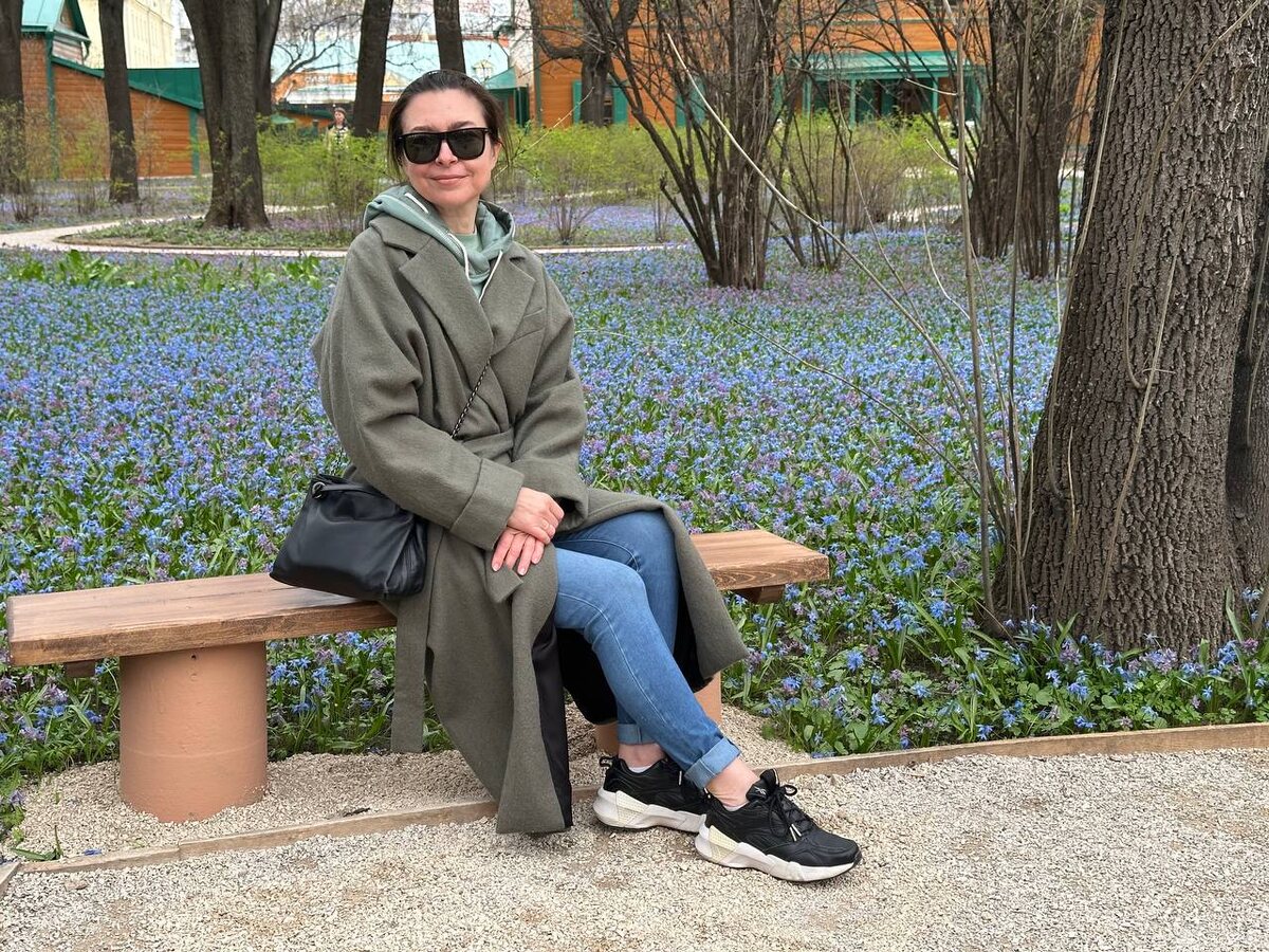 В усадьбе Толстого, который для всех для нас ориентир)