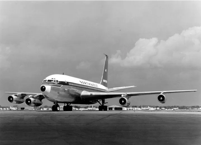 N724US, самолёт, попавший в аварию, на фото 1962 года. (Логан Кумбс/Коллекция фотографий Джеймса Бордена)