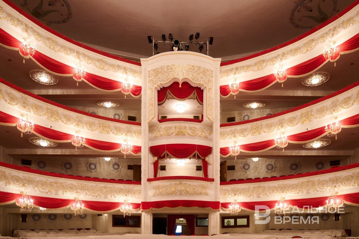    4 ноября в театре оперы и балета им. М.Джалиля состоится гала-концерт республиканского этнокультурного фестиваля «Наш дом — Татарстан». Динар Фатыхов / realnoevremya.ru