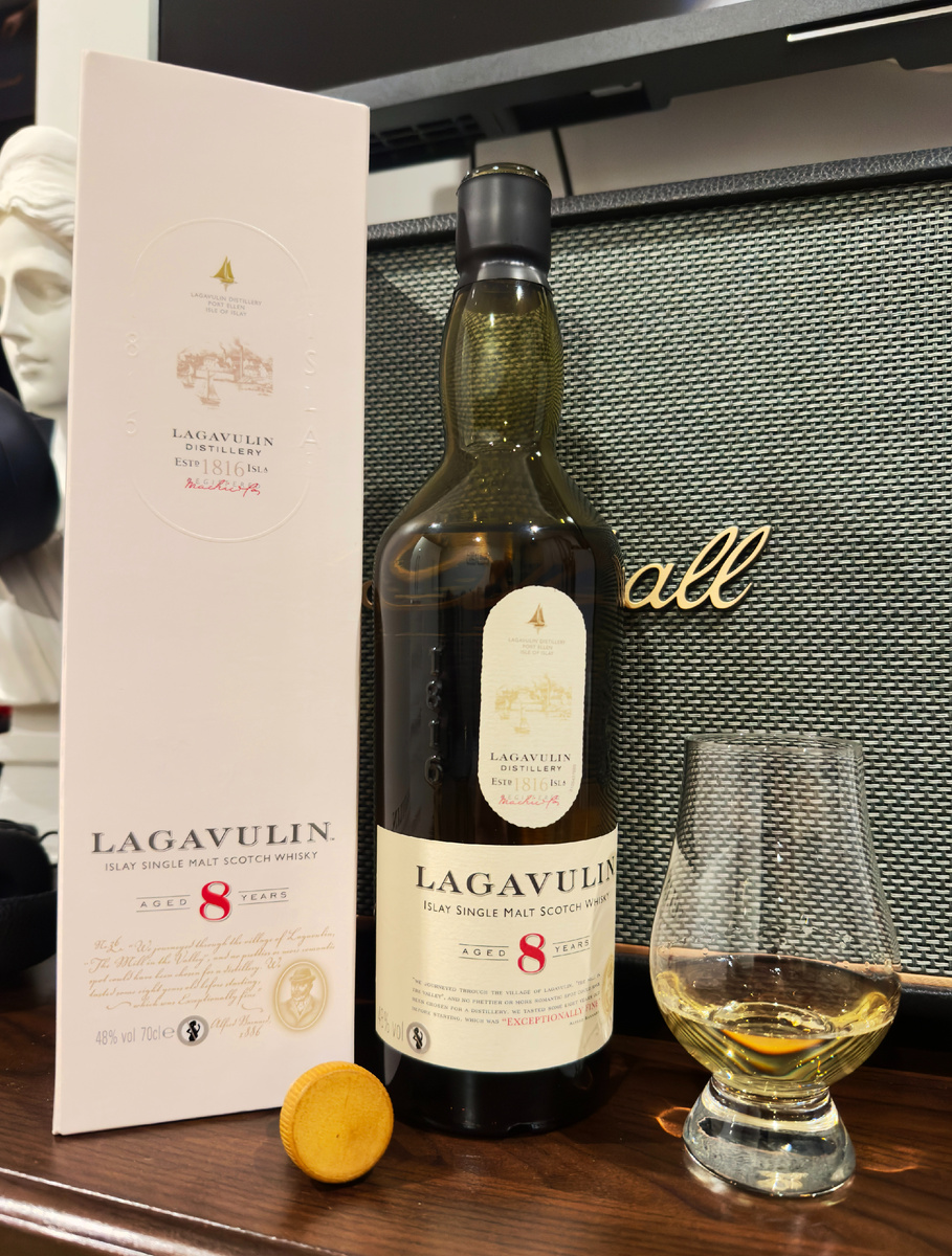 Максимально узнаваемый дизайн бутылки и этикетки. Его ни с чем не перепутаешь.