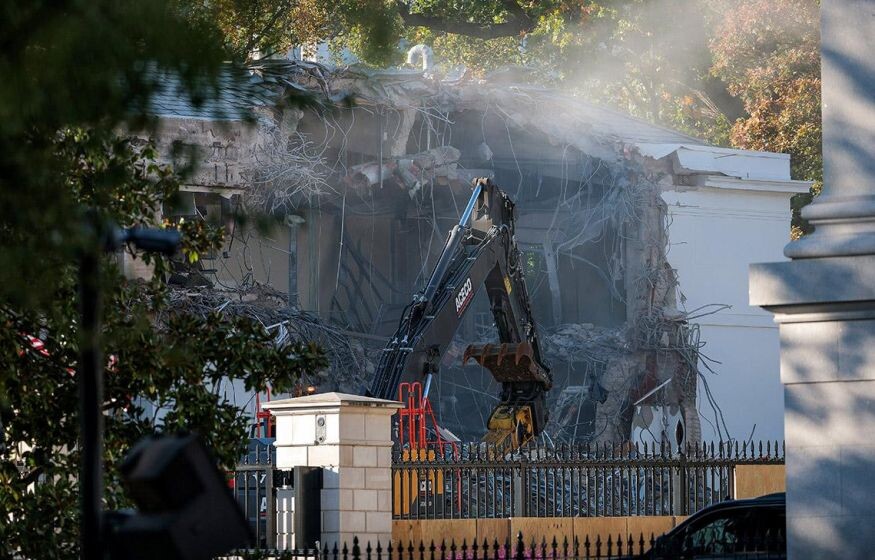    С Зеленским прощаются? Трамп сносит часть Белого дома, где находился глава Украины: «Экзорцизм 80-го уровня»