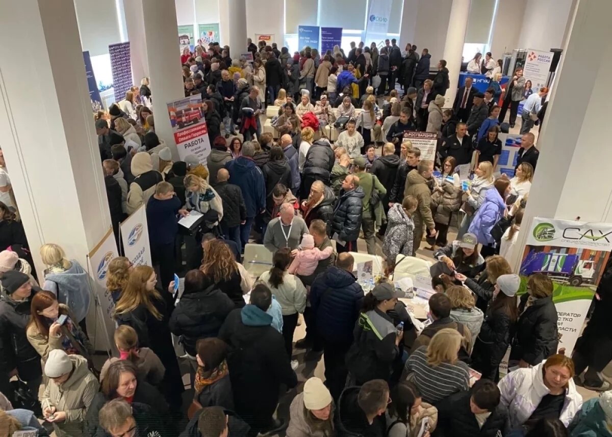    На ярмарке трудоустройства в НСО представили более трех тысяч вакансий