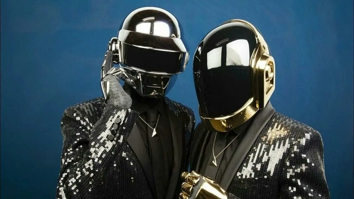 Daft Punk — французский музыкальный электронный дуэт, образованный в 1993 году Томой Бангальтером и Ги-Манюэлем де Омем-Кристо.