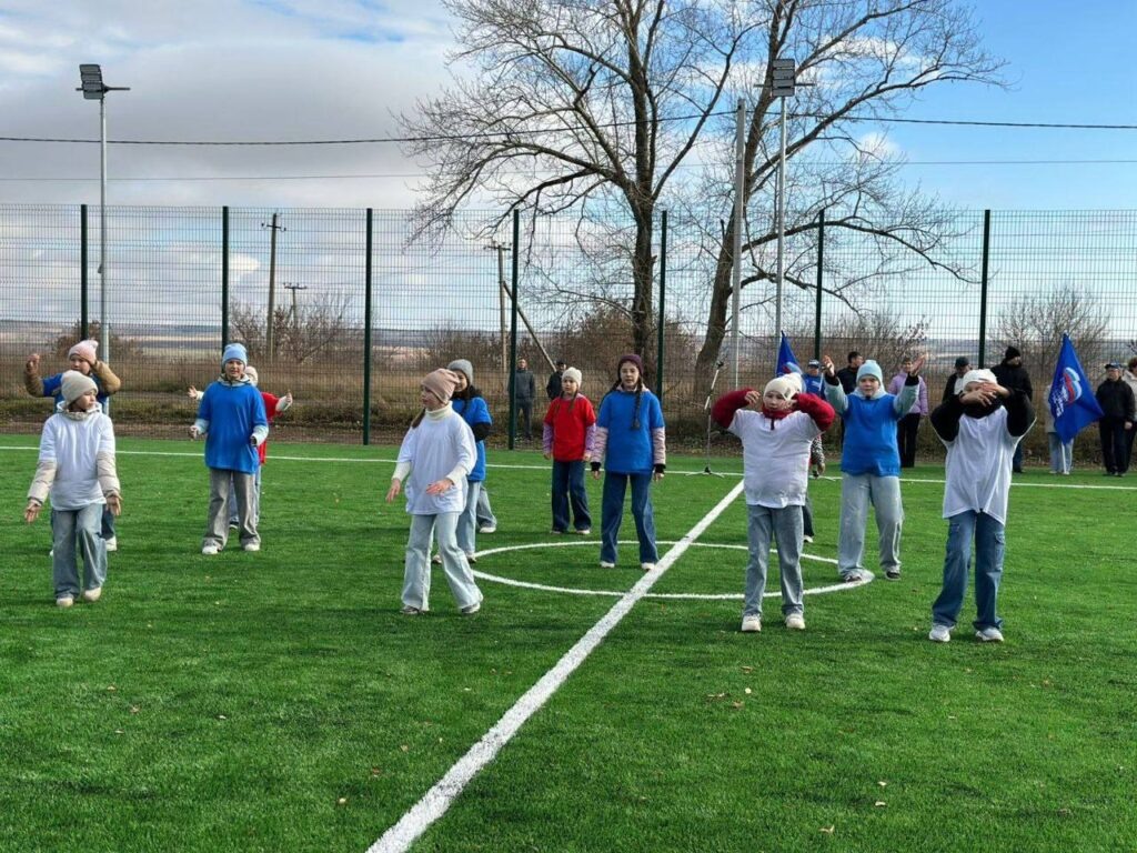    В Пономарёвке открыли современную площадку для мини-футбола Оренбуржье