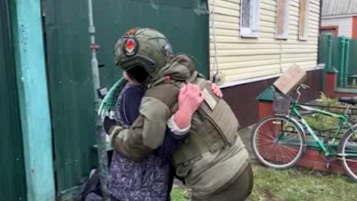    Как военные помогают жителям приграничья