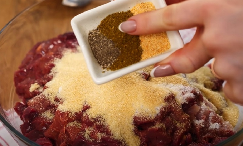 Домашний сальтисон из куриных субпродуктов: экономно, просто и невероятно вкусно