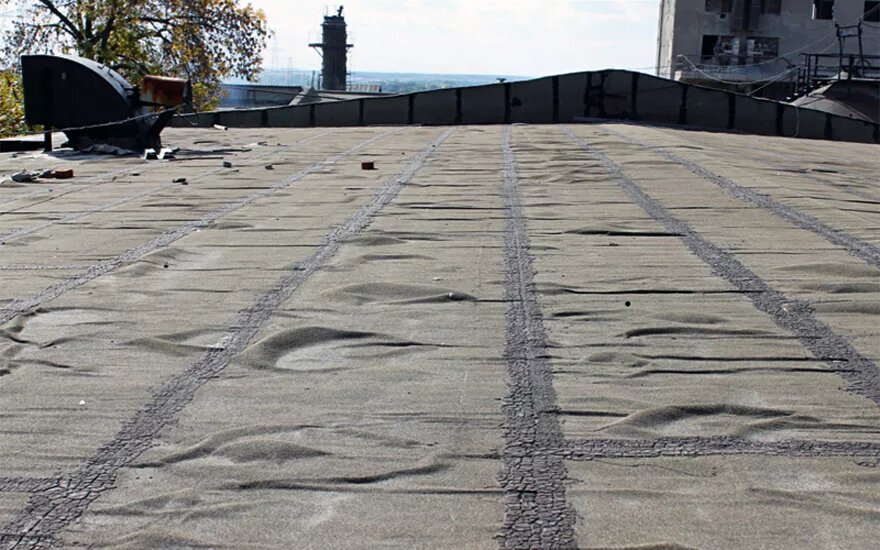 Ангар с битумной кровлей