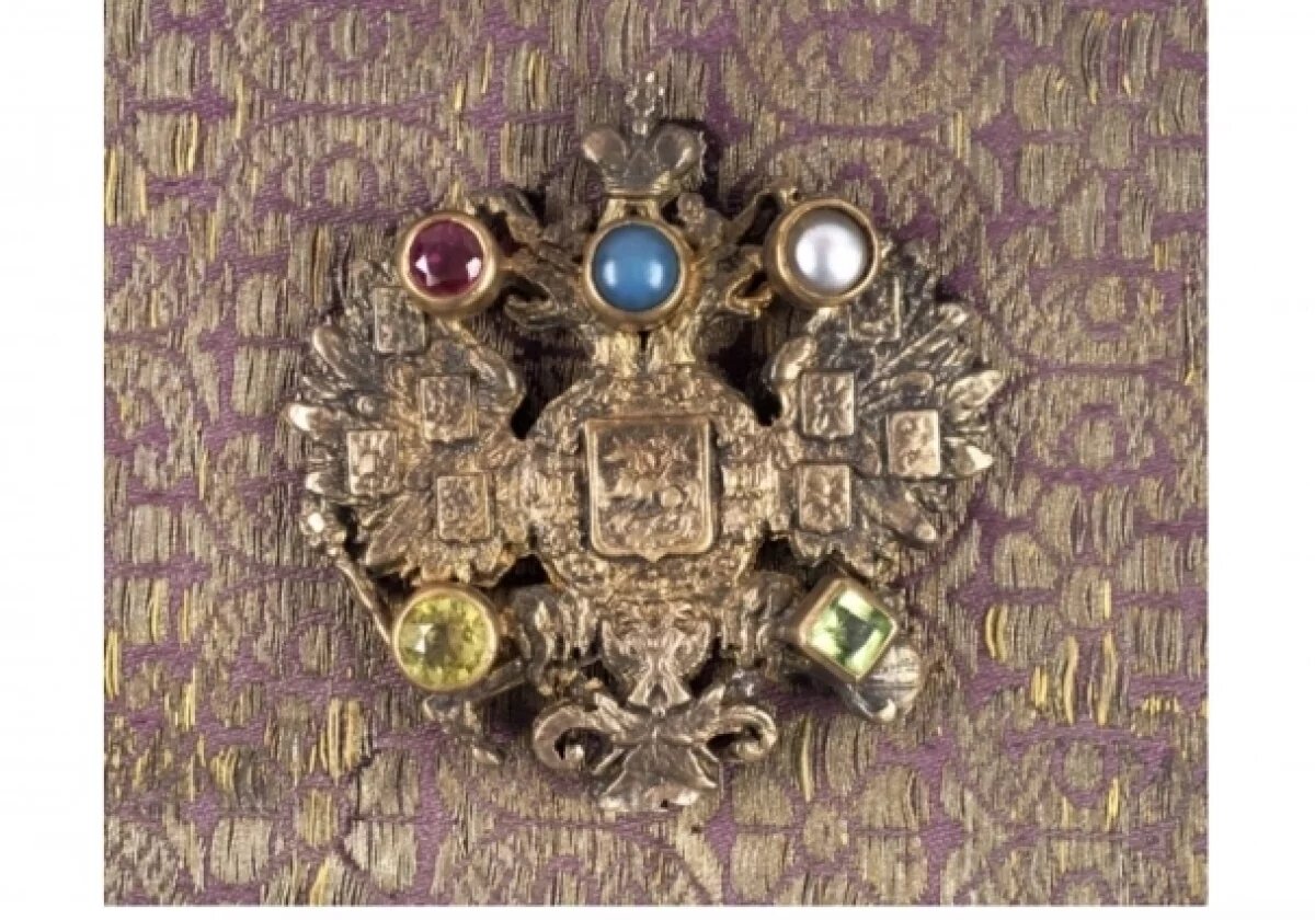    Личный фотоальбом императрицы Александры Федоровны продан за 13 миллионов