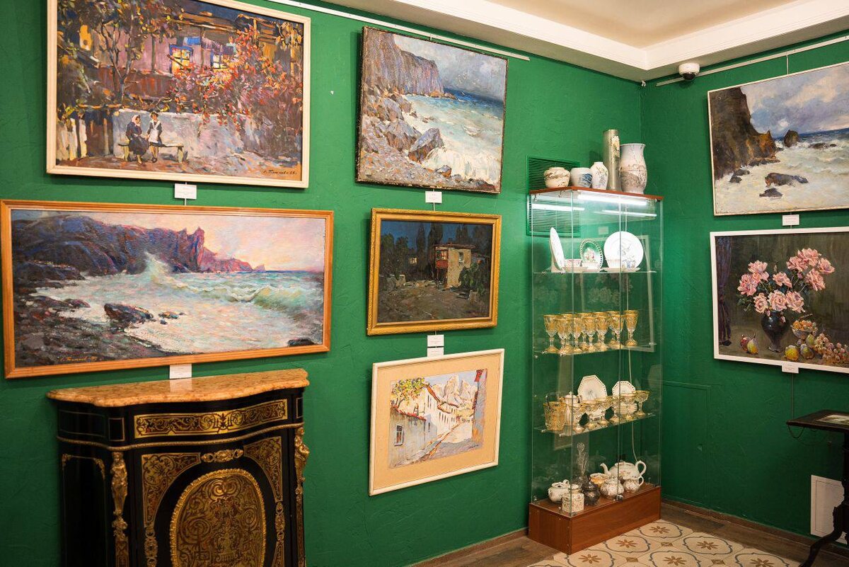 Выставка «Моей души огнём прошитый след...» // Фото предоставлено Фондом сохранения культурного исторического наследия