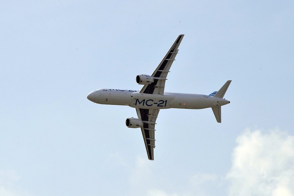    Второй образец нового, и теперь уже импортозамещенного, российского самолета МС-21 успешно совершил первый полет. Владимир ВЕЛЕНГУРИН