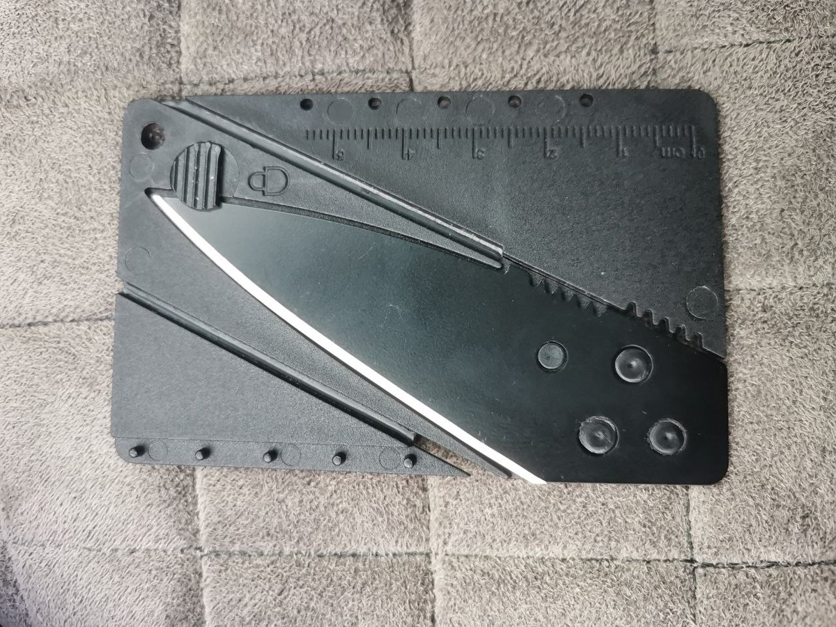 Небольшой и очень удобный резачок