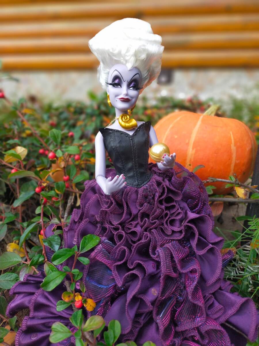 Урсула одна из самых  знаменитых Злодеек и её магические атрибуты. Фото автора 