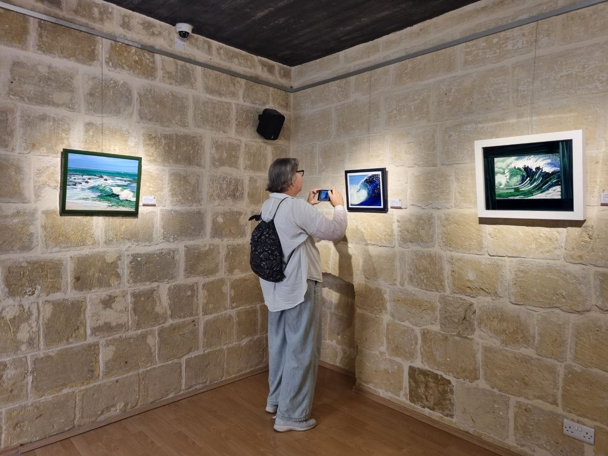 Пытаюсь снять картину так, чтобы был понятен объём. Бесполезно, а жаль