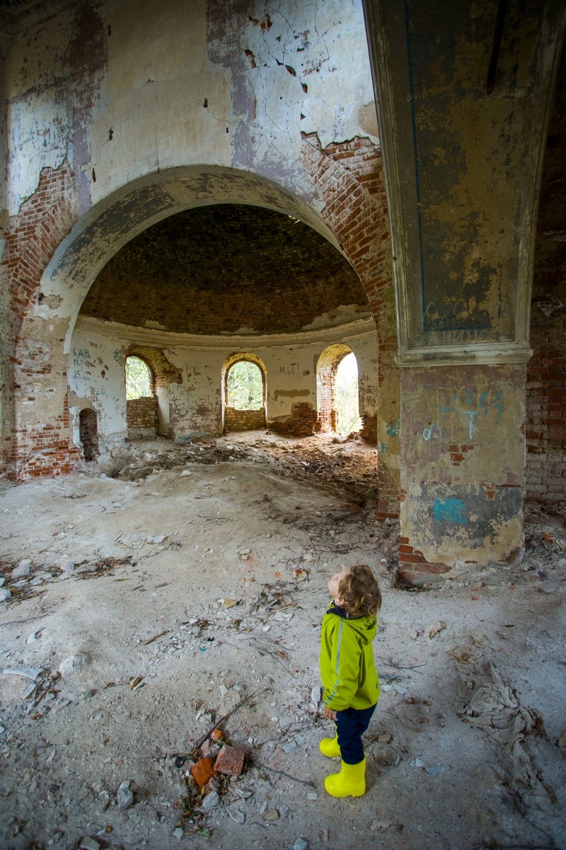 Разрушенный храм. Фото: Александр Панов.