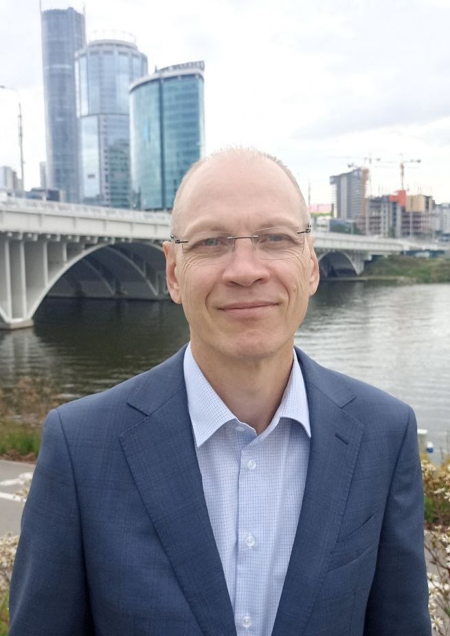 Так я выгляжу сейчас, пройдя путь в адвокатуре в двадцать с небольшим хвостиком лет...