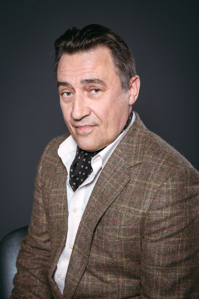 Камиль Ларин в роли Леонида Фадеева на съемочной площадке сериала «Мосгаз. Дело №11: Розыгрыш»