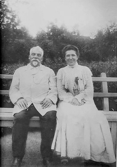 Александр Яковлевич с женой Пелагеей Александровной, citywalls