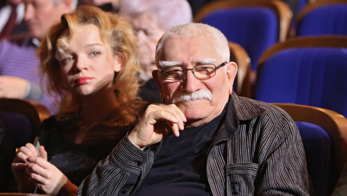 Джигарханян с Виталиной Цимбалюк-Романовской