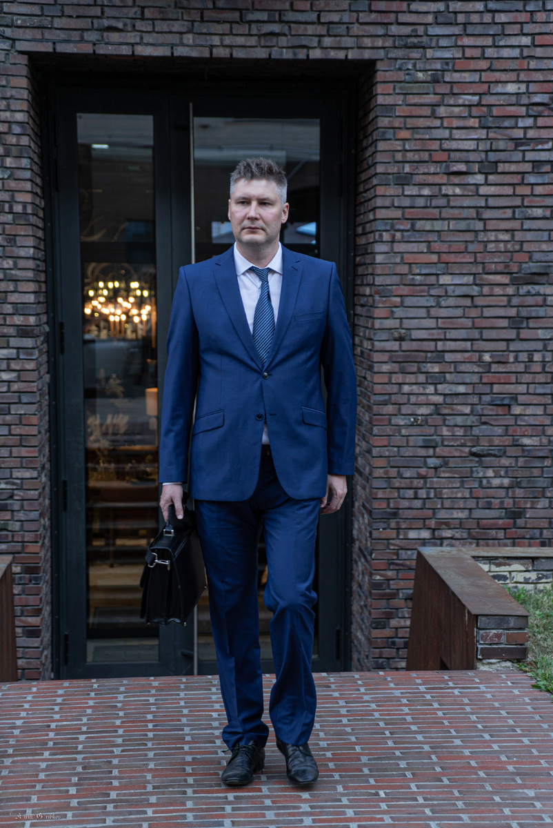 Позади — горы папок с делами, сотни судебных заседаний, тысячи договоров и других документов.