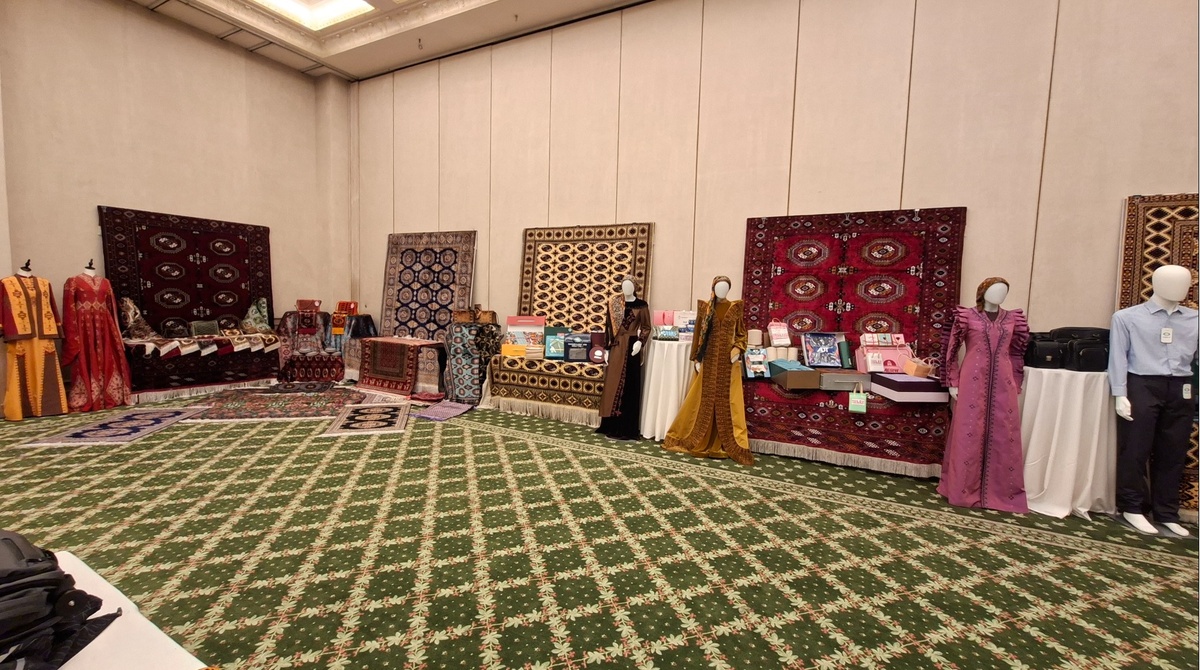 Передвижная выставка продукции, произведенной в Туркменистане, 24 октября 2025 г., Рим, Италия