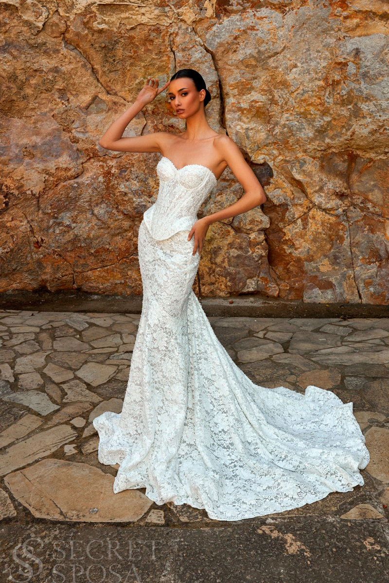 Кружевное свадебное платье с корсетом Кобби от бренда Secret Sposa 