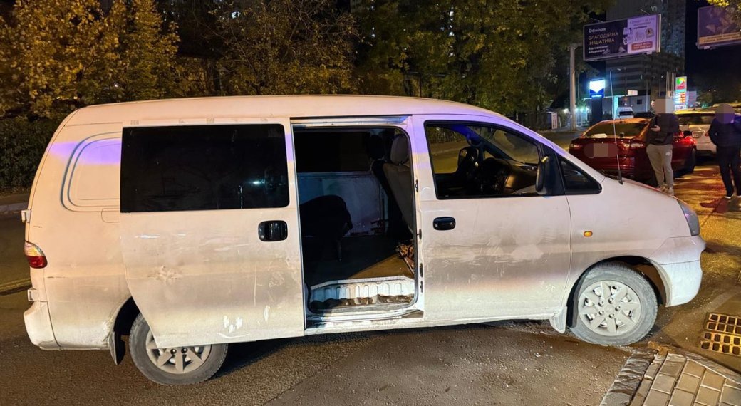    В Одессе вооружённый полицейский напал на машину ТЦК