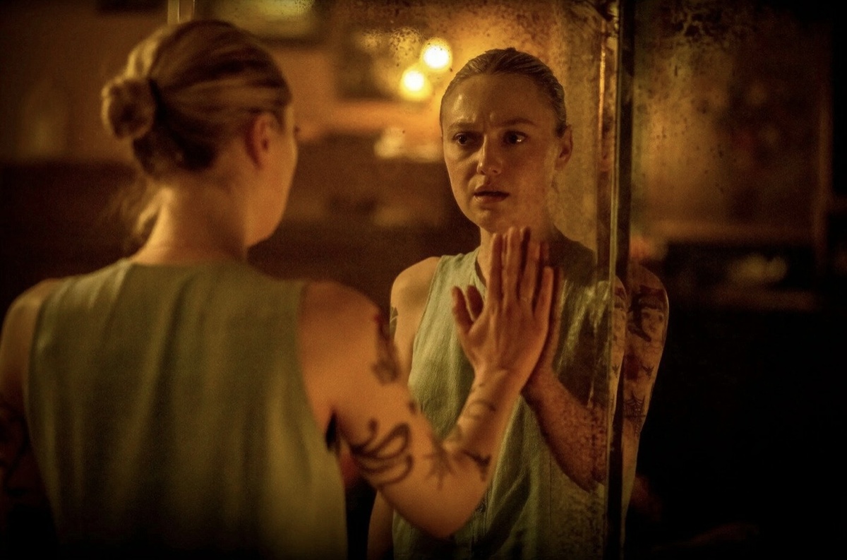 Ужасы. США. В главных ролях: Дакота Фаннинг, Рейчел Блэнчард, Мэри Маккормак, Кэтрин Хантер.